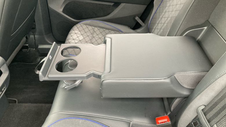 Volkswagen Tayron 2.0 TDI R-Line 5dr DSG7 [7 Seat] Diesel Estate